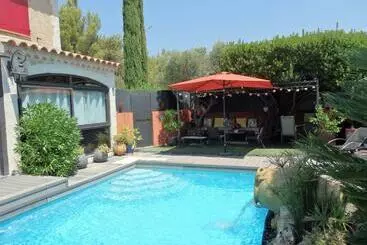 Turistihuoneistot Les Arbousiers