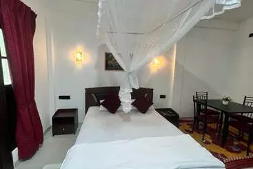 Panzió Royal Grand Guest Inn Ella
