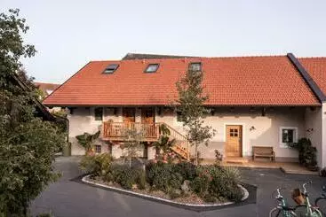 Ferienwohnungen In Der Alten Schnapsbrennerei Kolleritsch In Mureck