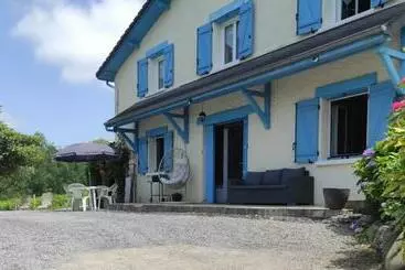 ツーリストアパートメント Gîte Des 3 Arbres