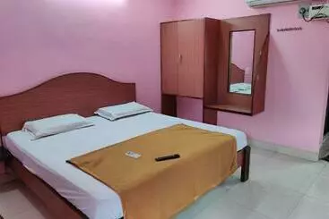 Hotel Pickurstay Sujan Navin Lodge