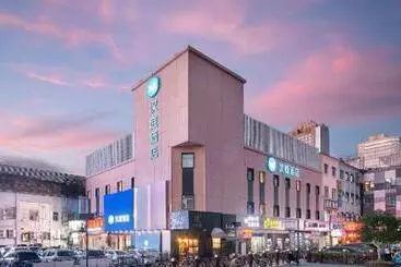 호텔 Hanting  Shanghai Babaiban Pudian Road Metro Station