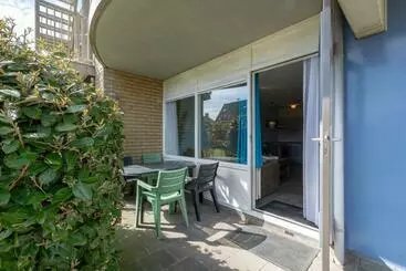 ツーリストアパートメント Lovely Apartment With Patio