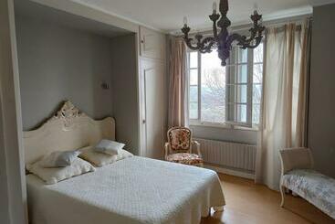 پانسیون Chambre Grise Dans Une Demeure Du 16ème à Saumur Comprenant Cuisine équipée