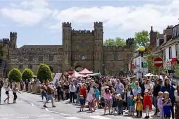 Turistihuoneistot Inviting 5 Bed House In 1066 County   Battle