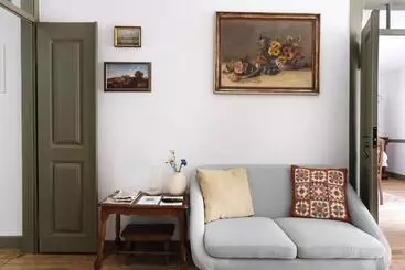 Majatalo Casa Da Praça   Guest House