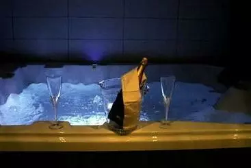 Majatalo Suite Spa Privatif 66 Nord De Perpignan