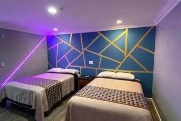 酒店 Erth Inn By Aga Maywood