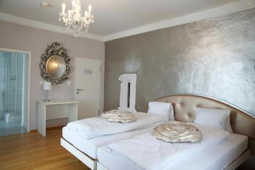 בית מלון כפרי Schloss Wartensee