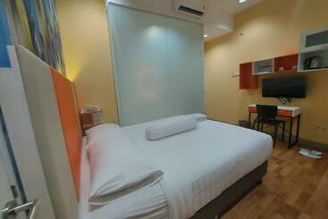 בית מלון כפרי Rumah Familiku 1 Syariah