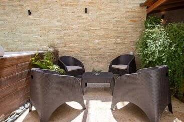 بنسيون Room In Guest Room   Central 1bd And Bth With Common Picuzzi