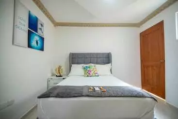 پانسیون Room In Guest Room   Central 1bd And Bth With Common Picuzzi