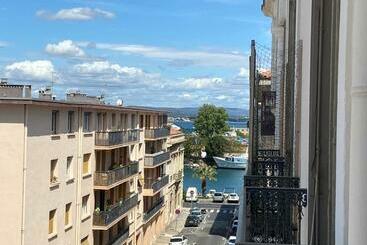 ツーリストアパートメント Studio à 2 Mn De La Gare Refait à Neuf Au Mois De Mai Ouff