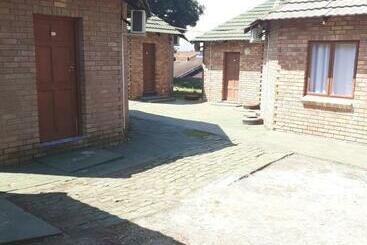 Virgaries B&b Palm Lodge