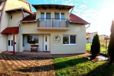 پانسیون Casa Carol