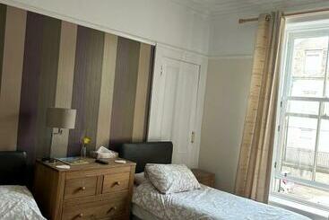 پانسیون Roselodge Guest House