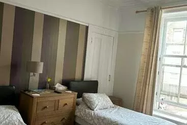 ペンション Roselodge Guest House