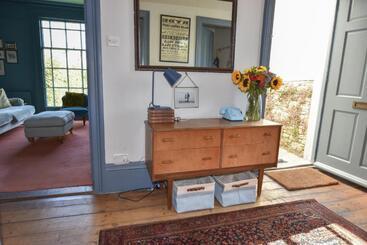 Apartamentos turísticos Arden Villa, Sleeps 8, Moments From The Golden Sandy Beach Of Ryde