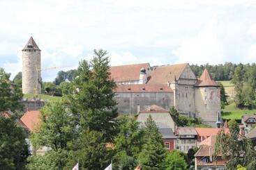 מלון דירות The 5 Continents All 3 Floors By Stay Swiss