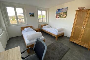 公寓式酒店  The 5 Continents   All 3 Floors By Stay Swiss