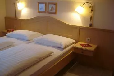 ベッドアンドブレックファースト Pension Rudi   Weingut Kellner