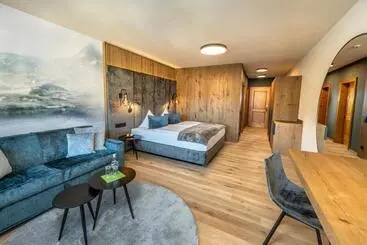 ホテル Alpin Life Resort Lürzerhof