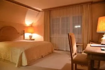 בית מלון כפרי Drachenburg & Waaghaus