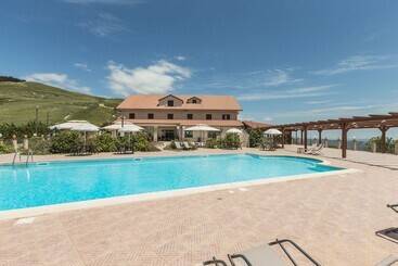 Отель Pigna D Oro Country