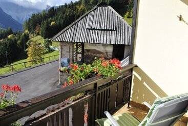 ペンション Bed&breakfast Lausegger