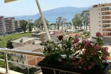 آپارتمان‌های توریست‌ها Bright Apartment In Front Of The Sea, Lungomare