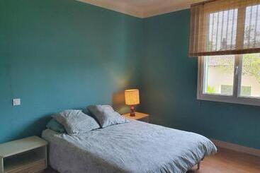 관광객 아파트 Big Summer House In The Charming Village Of Meyssac