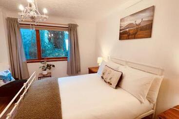 Turistlägenheter Stylish Garden Flat Near Loch Ness