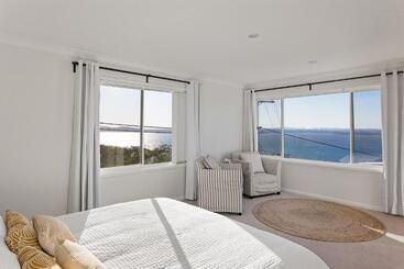 Apartamentos turísticos Tranquil With Harbour Views