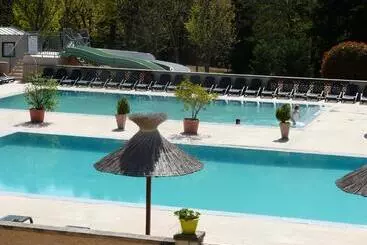 Hotelli Hôtel Les Vignes