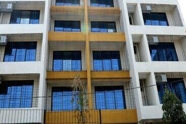 ホテル Satyam Residency