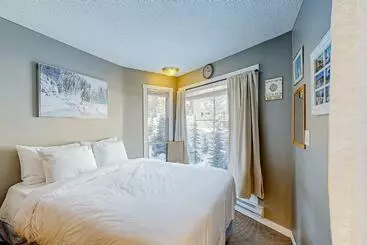Hotel The Lepard S Den Whitefoot Lodge 206