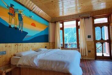 Yolo Hostel & Stay Jibhi