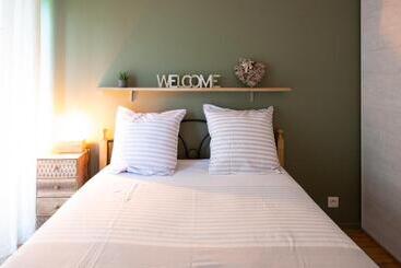 آپارتمان‌های توریست‌ها Idéal Couple Jacuzzi Et Jolie Cour Intérieure