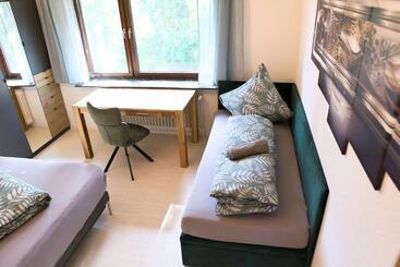 ツーリストアパートメント Stilvolle 2 Schlafzimmer Apartments Heidegarten, Osterheide, Zentrum