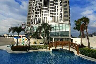 The Excelsior Hotel Las Piñas