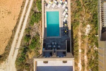 Ajuga Luxury Boutique B&b