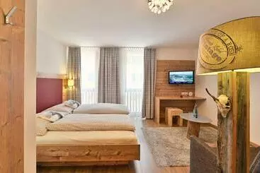 Majatalo Haus Flexen Rooms & Apartments
