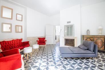 شقق خاصة سياحية Castle Life At Saint Benoît La Forêt