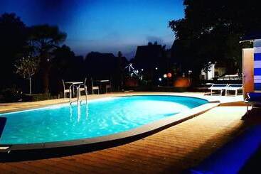 B&b Casa Roman & Vakantiewoning Voor 1 Pers Tot Max 32 Personen