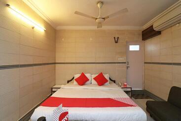 בית מלון כפרי Collection O Ganpati