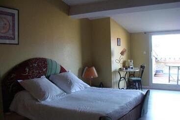 هتل La Maison Des Consuls