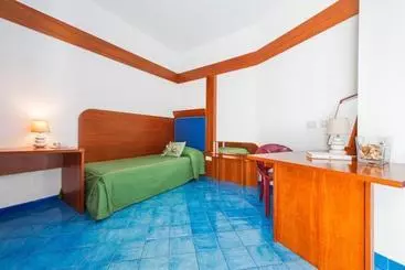 هتل Lo Scoglio