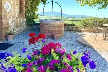 Отель Lachiusa Tuscany