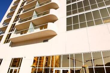 هتل آپارتمان Luxury Suites International At The Signature