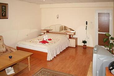 בית מלון כפרי Rade 2